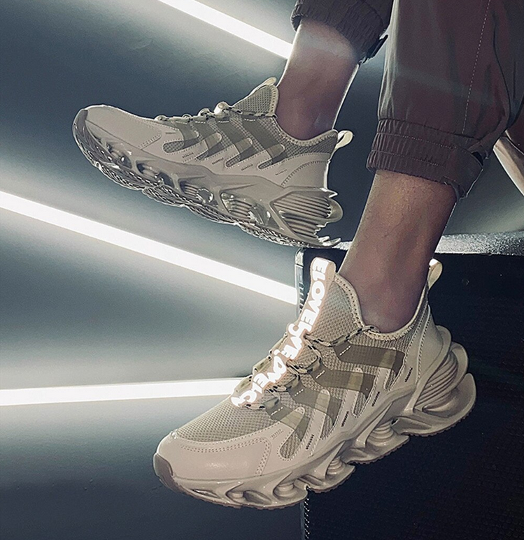 baskets de course mixte bandes qui reflechit la lumiere