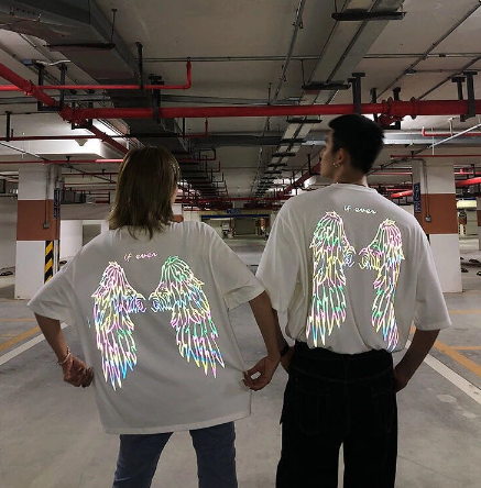 t shirt reflechissant avec ailes d anges au dos