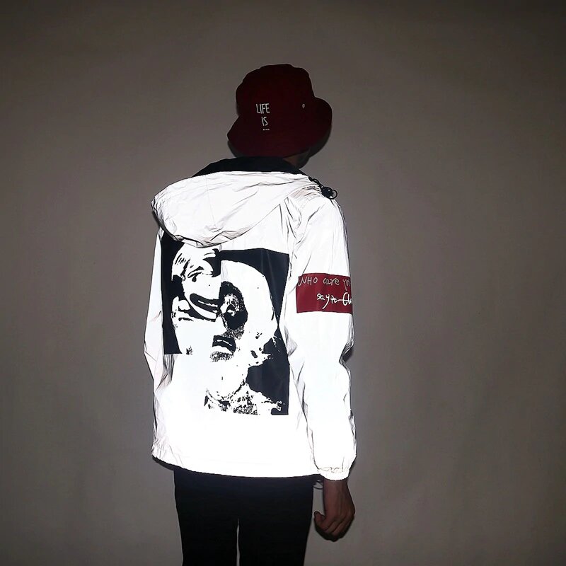 veste reflective mysterieuse